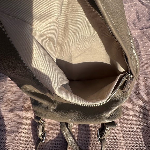 Valentina Italia Taupe Pebbled Leather Backpack/Sling. - Picture 8 of 12